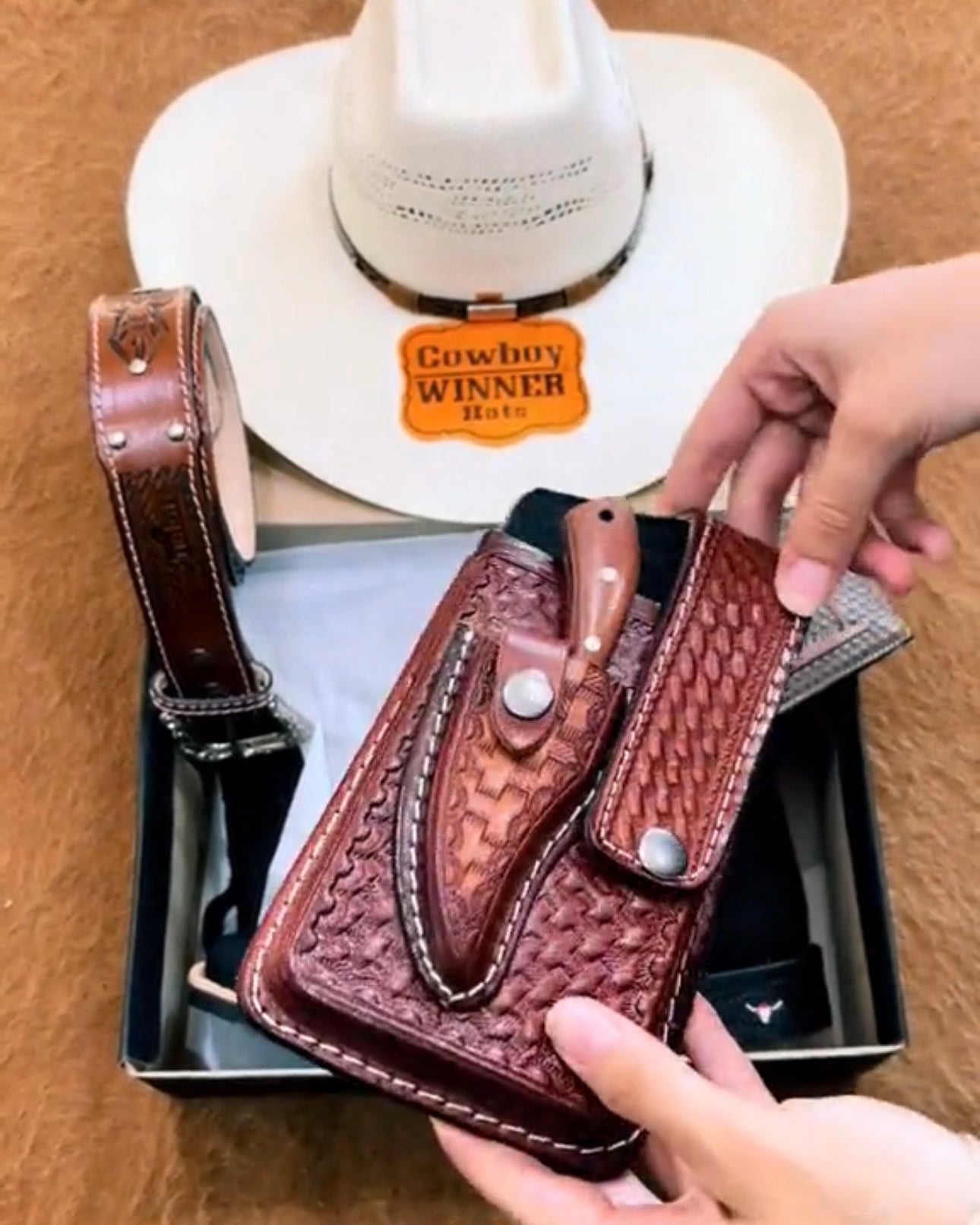 Kit Cowboy - Botina + Chapéu Boiadeiro + Carteira + Cinto + Faca